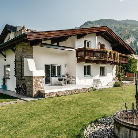 Active Apart Central Ried im Oberinntal Esterno foto